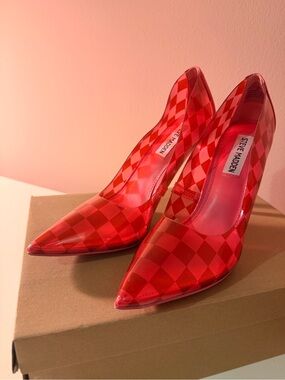 NEVER WORN Steve Madden PINK Checkered Pointed-Toe Pumps